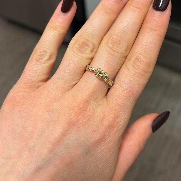 The Claire gold silver twist dainty love knot ring two tone - Picture 3 of 4